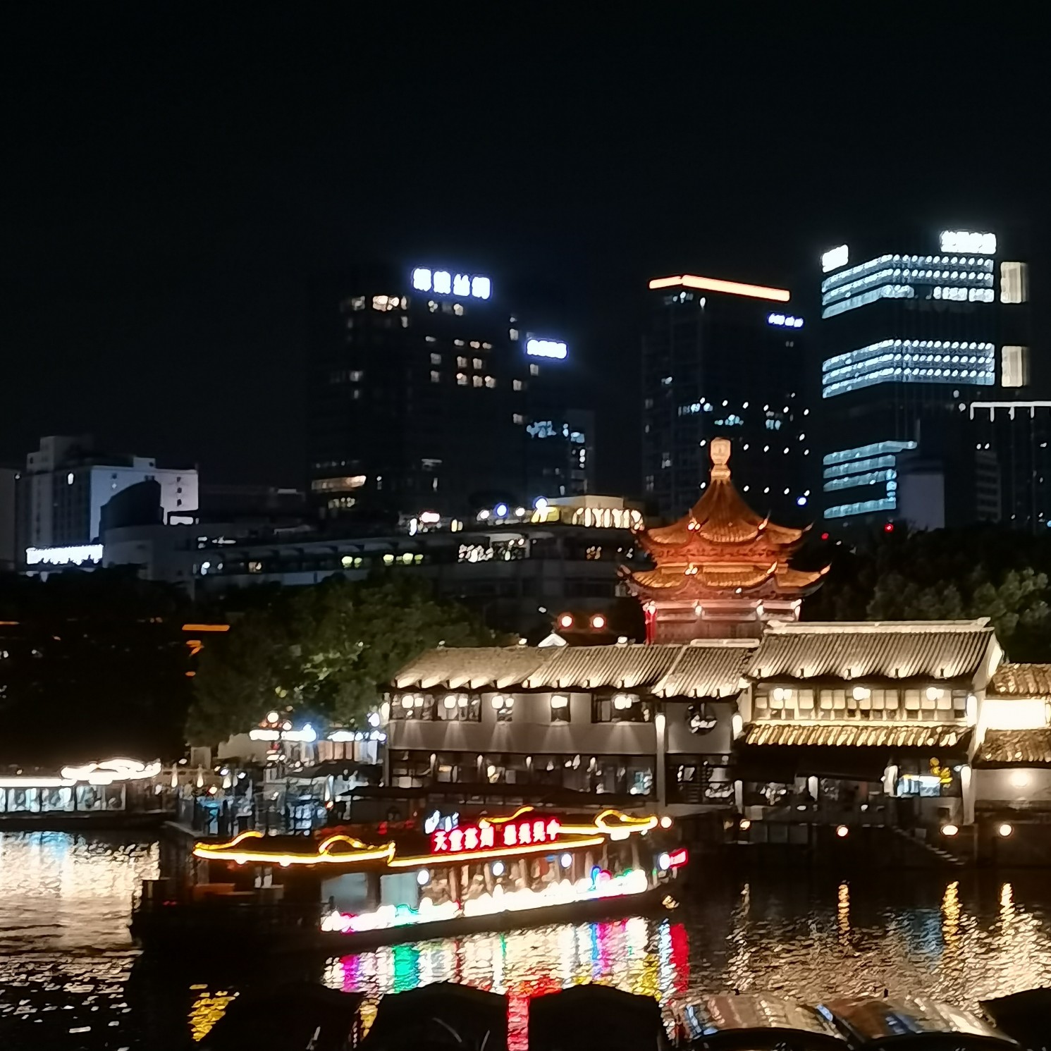 兰花 报名时间：2025-12-07 09:47